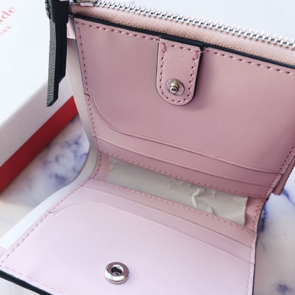 NWT Kate Spade Wallet πΈπ - Picture 3 of 4